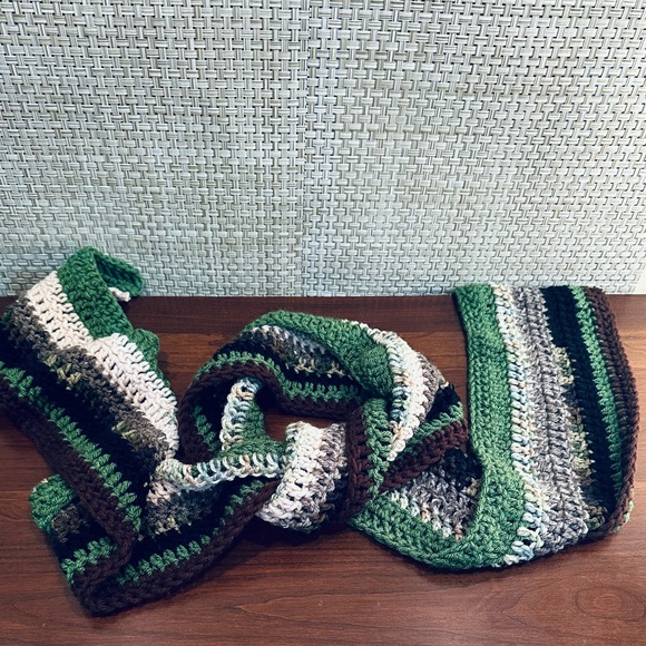 NWOT Handmade Long & Narrow Green Multi Color Crocheted Acrylic Scarf - Picture 3 of 5
